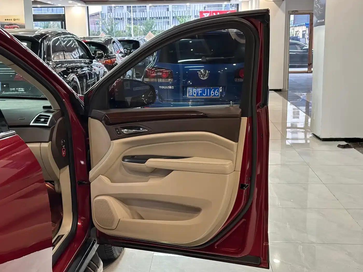 2013 Cadillac SRX 3.0L Luxury — миниатюра 15