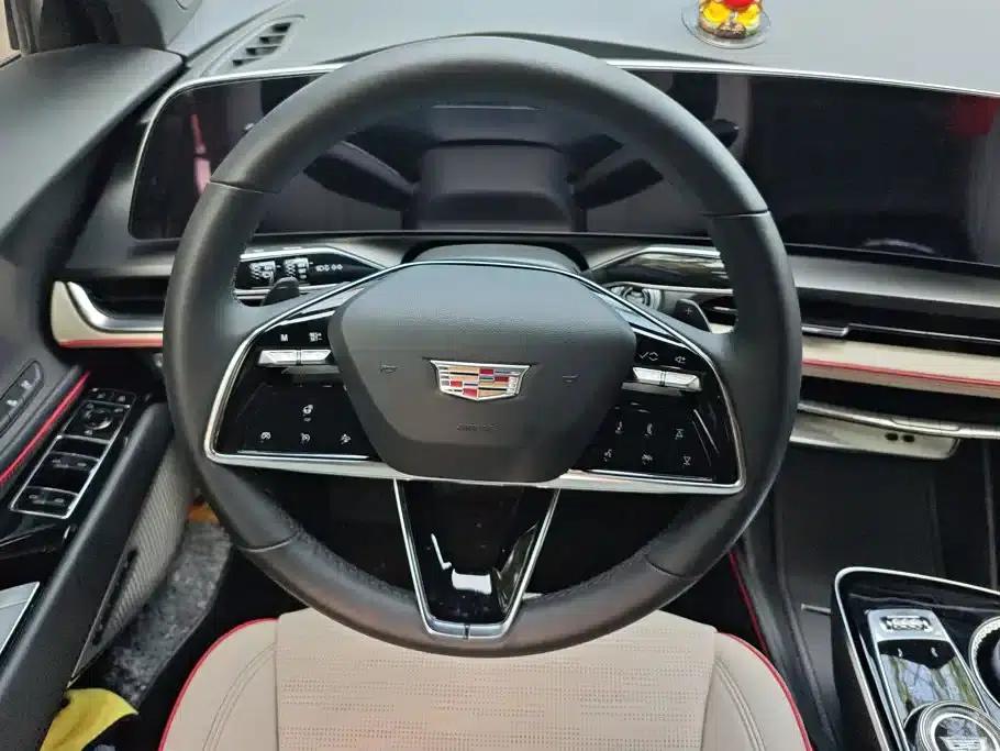 2023 Cadillac GT4 25T Premium — миниатюра 15