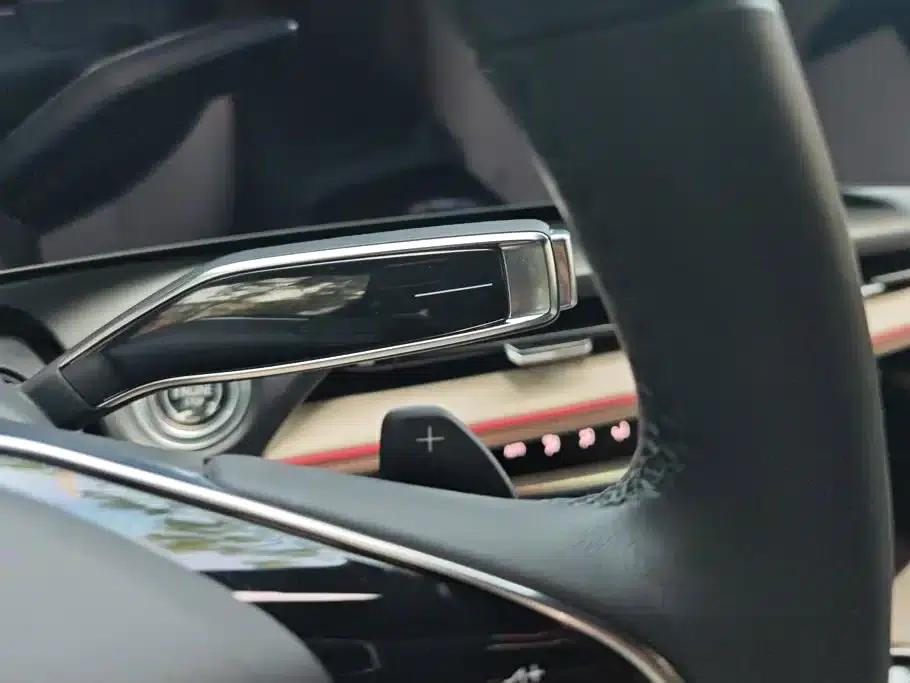 2023 Cadillac GT4 25T Premium — миниатюра 16