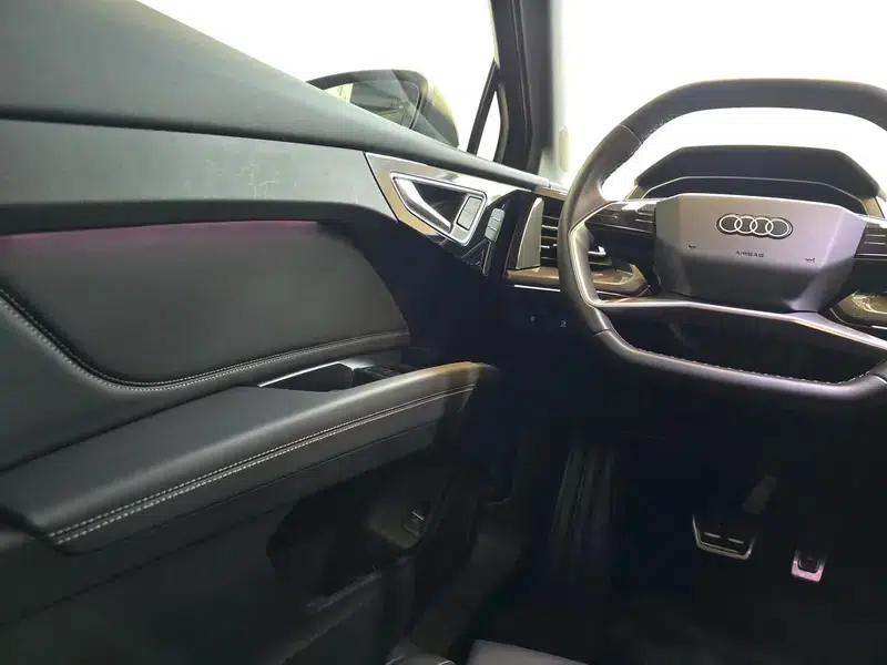 Audi Q4 e-tron 2023 Model 40 e-tron Trailblazer Night Edition — миниатюра 17