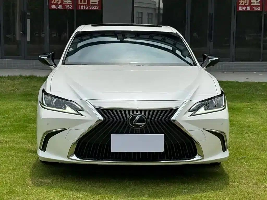 Lexus ES 2020 300h Premium Edition (China V Emission Standard) — миниатюра 2