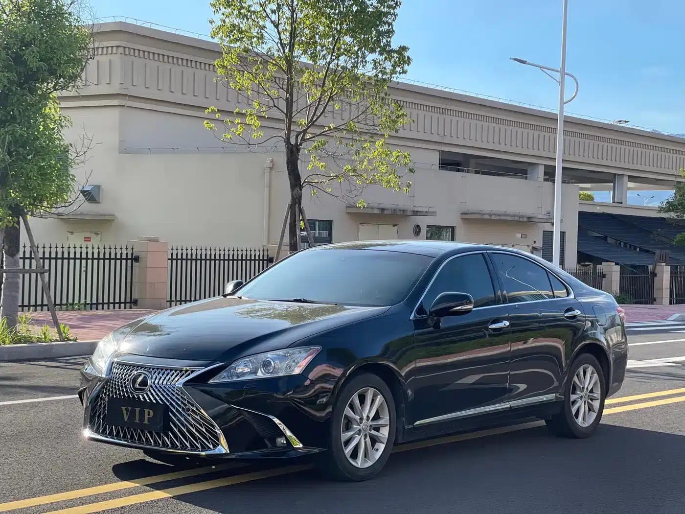 Lexus ES 2010 240 Luxury Edition — миниатюра 1