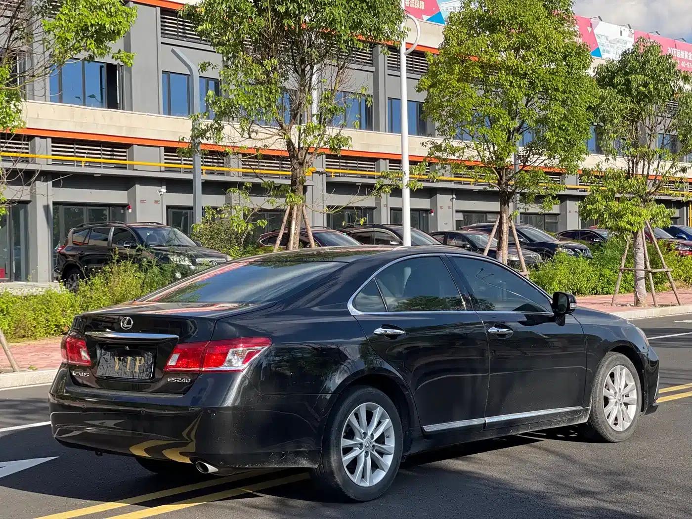 Lexus ES 2010 240 Luxury Edition — миниатюра 9