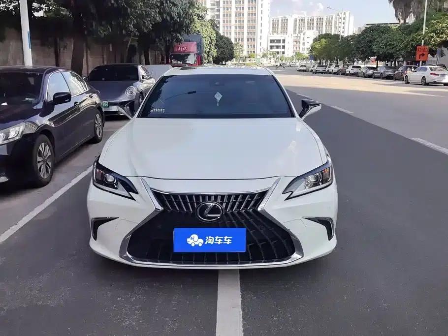 Lexus ES 2022 200 Premium Edition — миниатюра 2