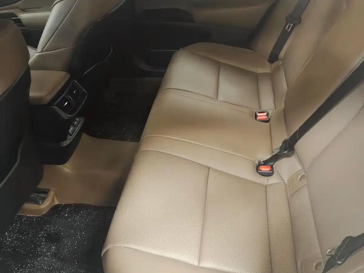 Lexus ES 2022 300h Premium Edition — миниатюра 6