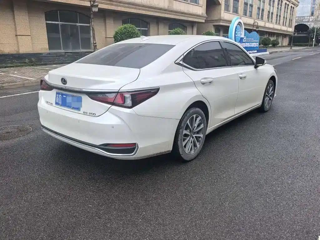 Lexus ES 2022 200 Premium Edition — миниатюра 5