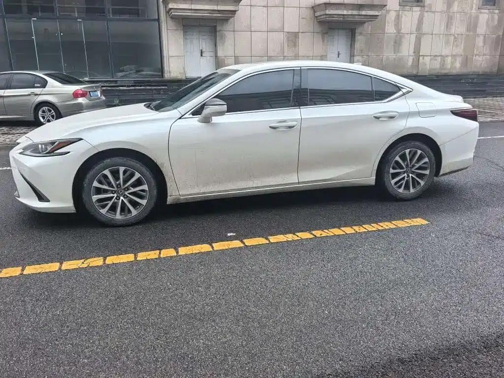 Lexus ES 2022 200 Premium Edition — миниатюра 8