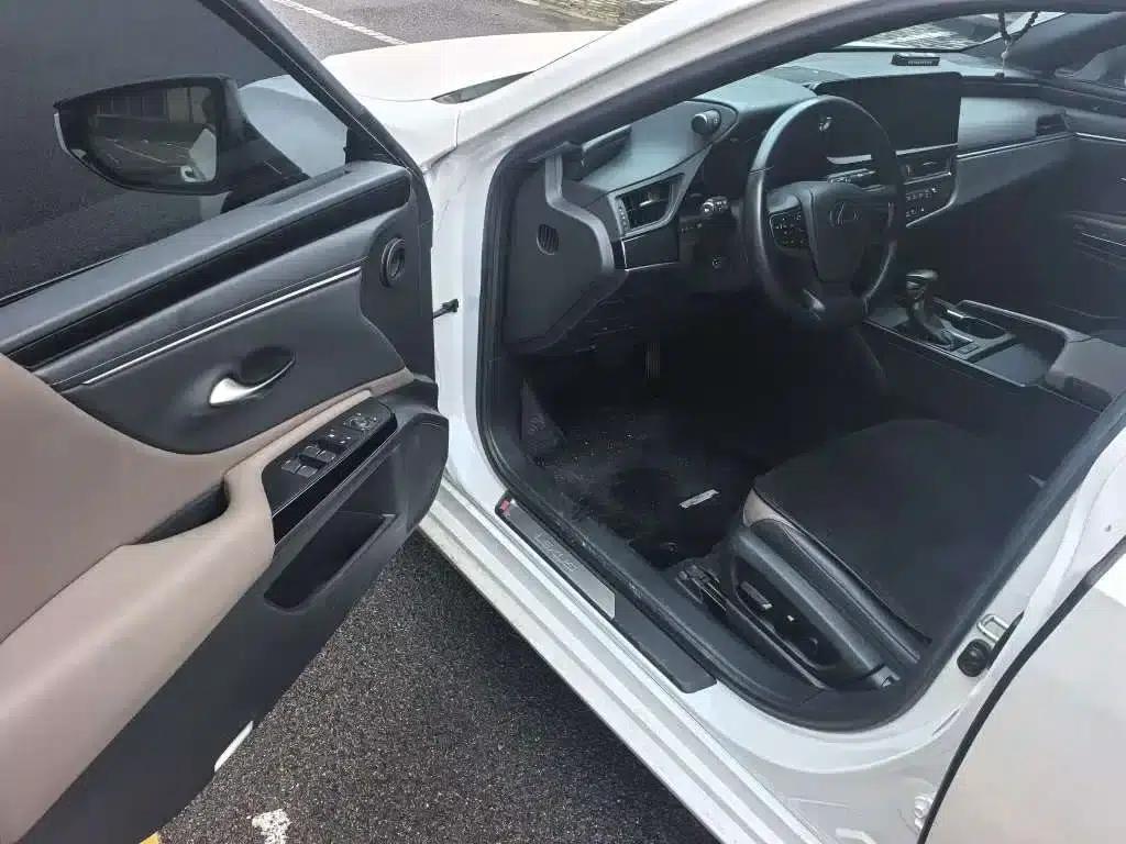 Lexus ES 2022 200 Premium Edition — миниатюра 9