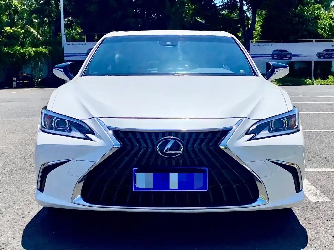 Lexus ES 2023 200 Premium Edition — миниатюра 2