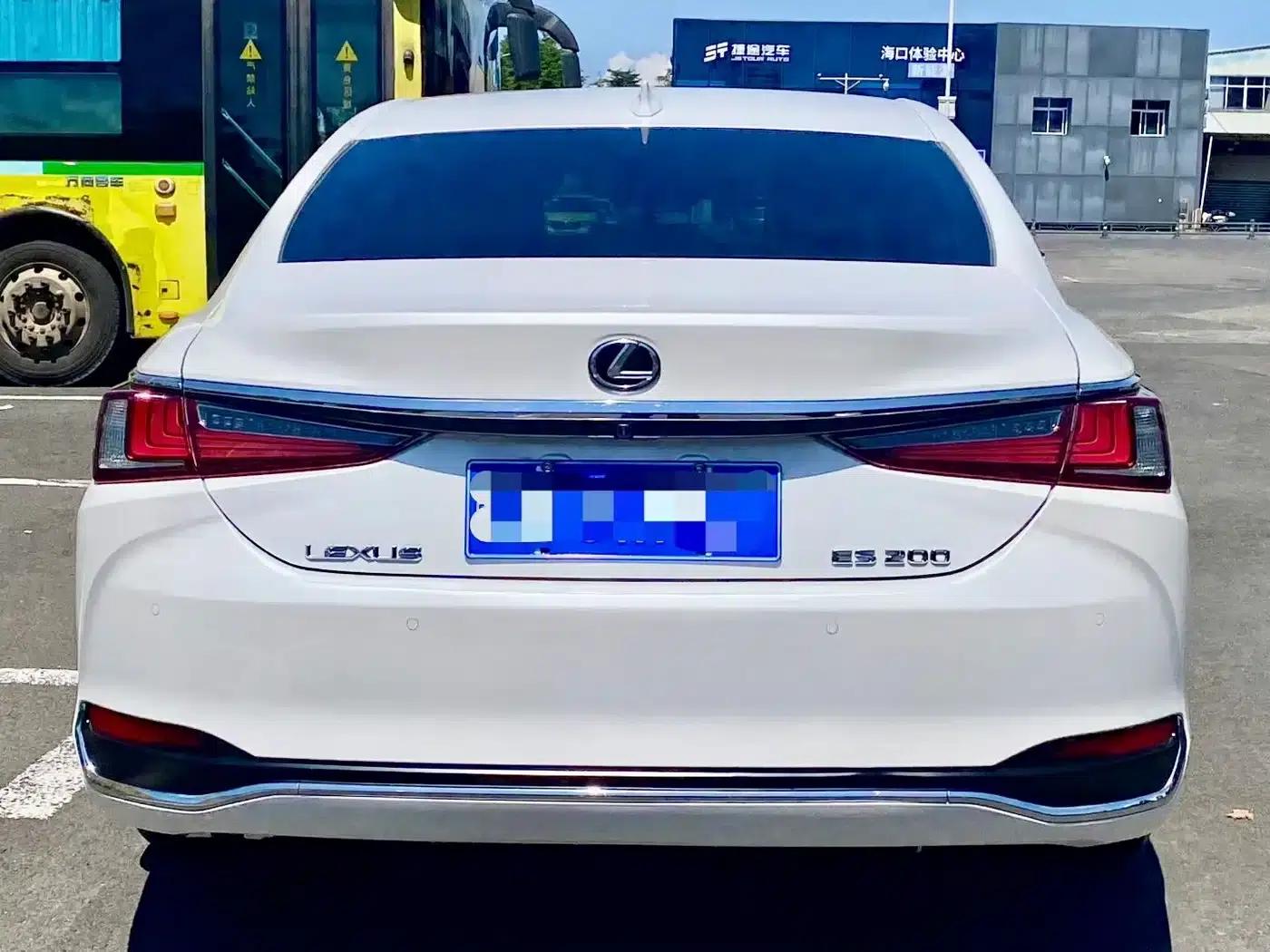 Lexus ES 2023 200 Premium Edition — миниатюра 5