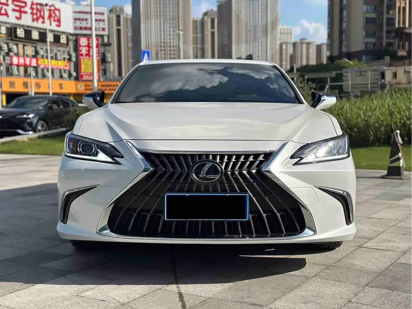 Lexus ES 2023 200 Premium Edition — миниатюра 2