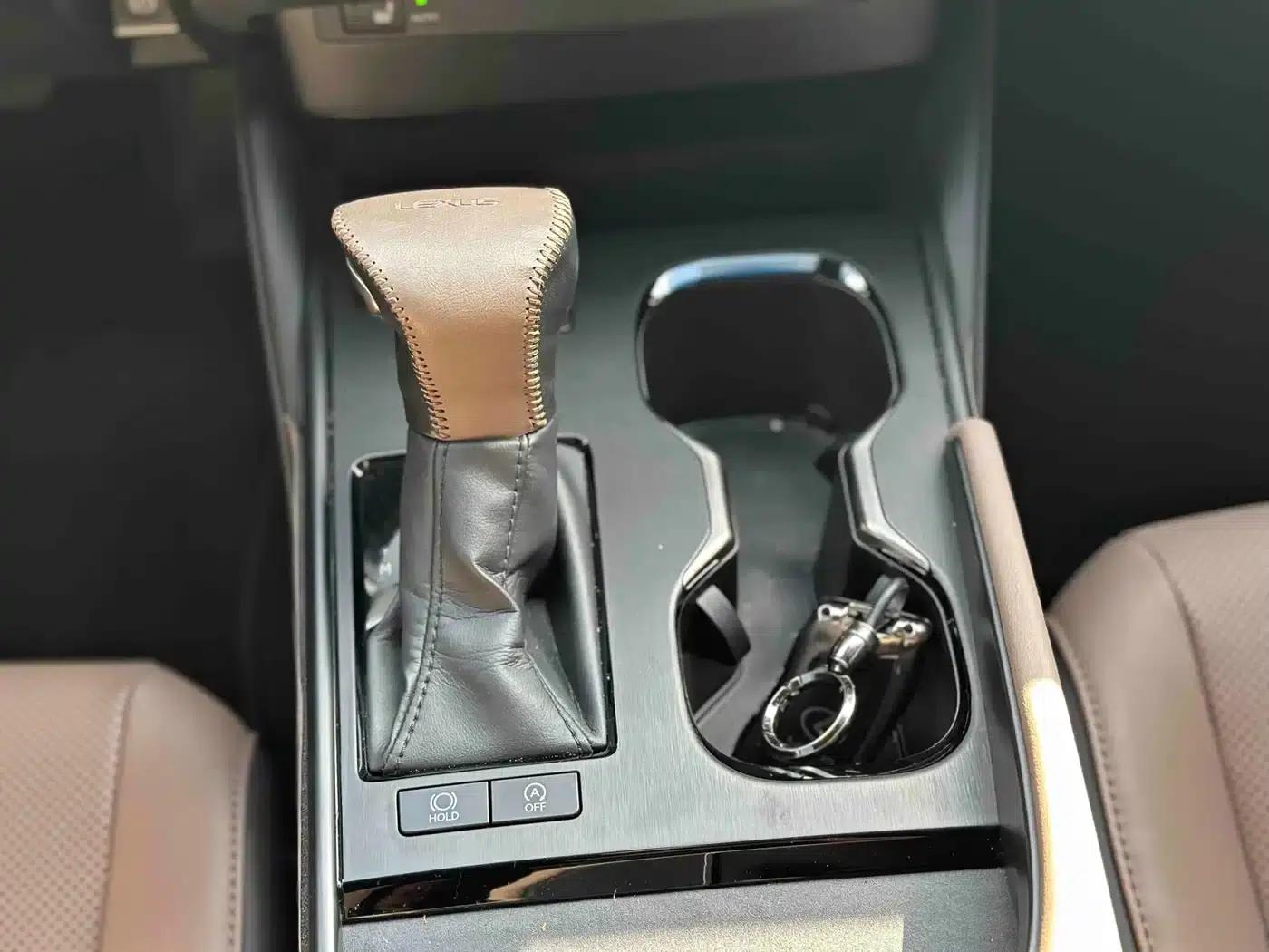 Lexus ES 2023 200 Premium Edition — миниатюра 13