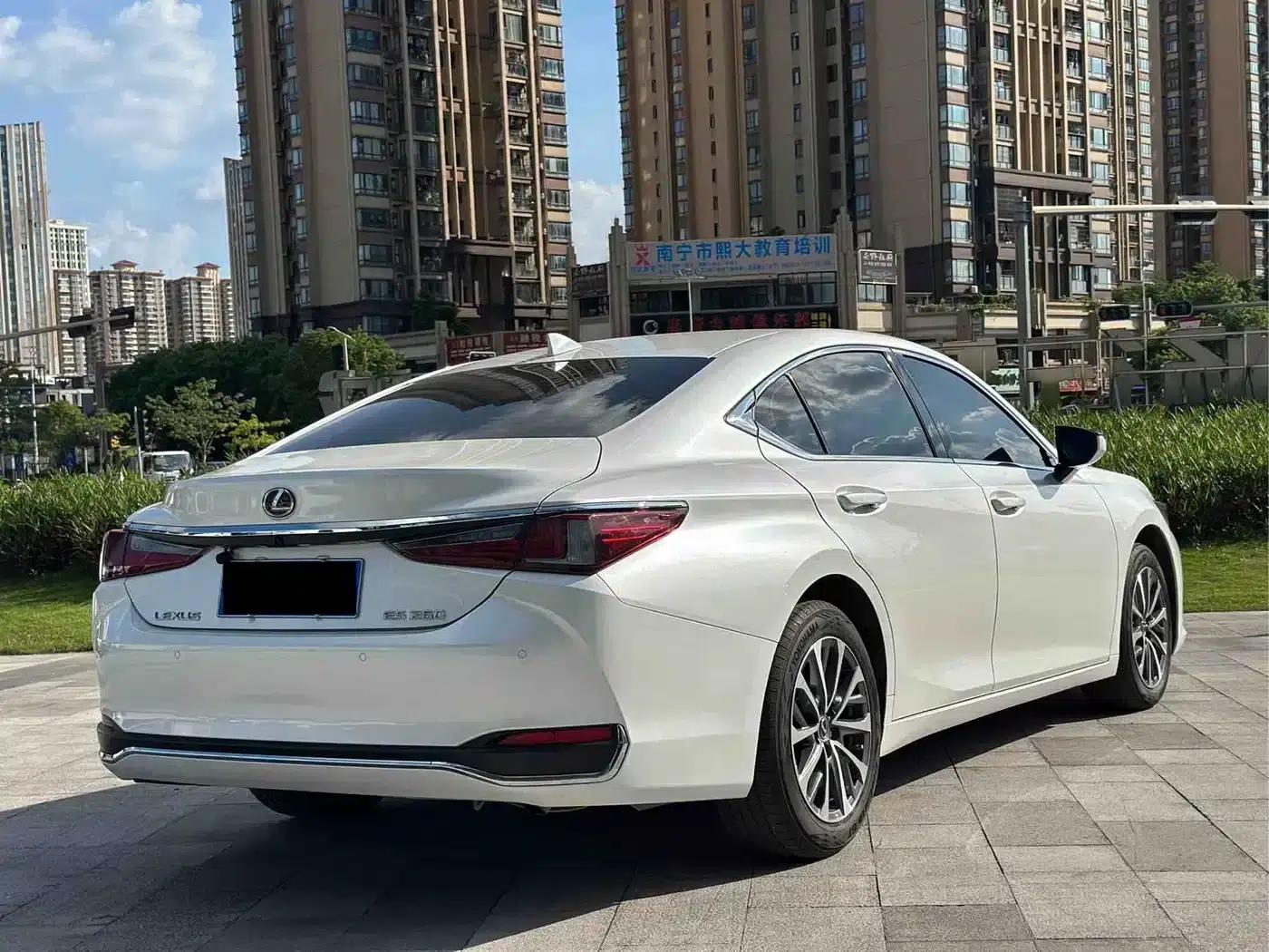 Lexus ES 2023 200 Premium Edition — миниатюра 6