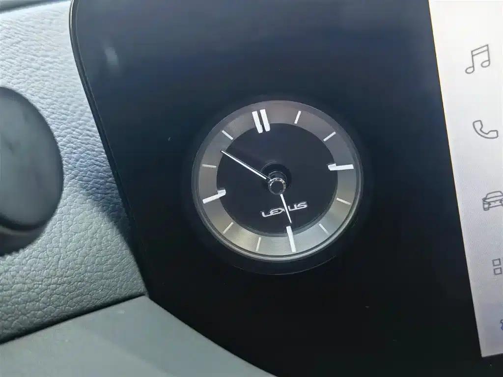 Lexus ES 2022 300h Premium Edition — миниатюра 16