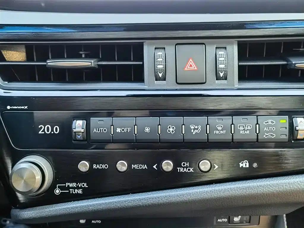 Lexus ES 2022 300h Premium Edition — миниатюра 17