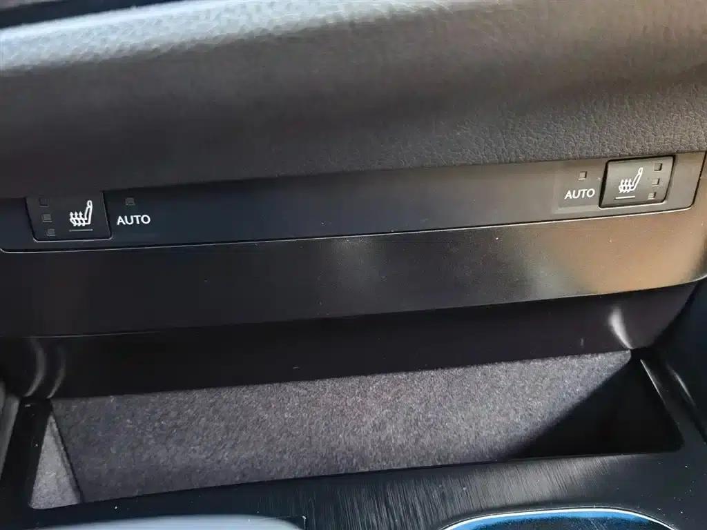 Lexus ES 2022 300h Premium Edition — миниатюра 18