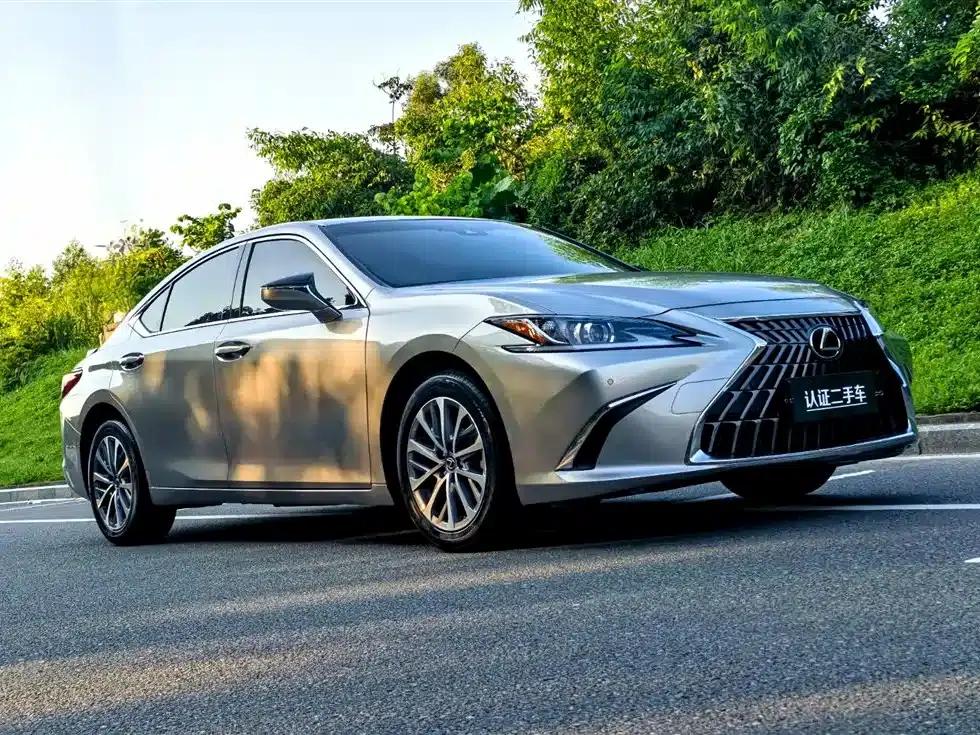 Lexus ES 2022 300h Premium Edition — миниатюра 3