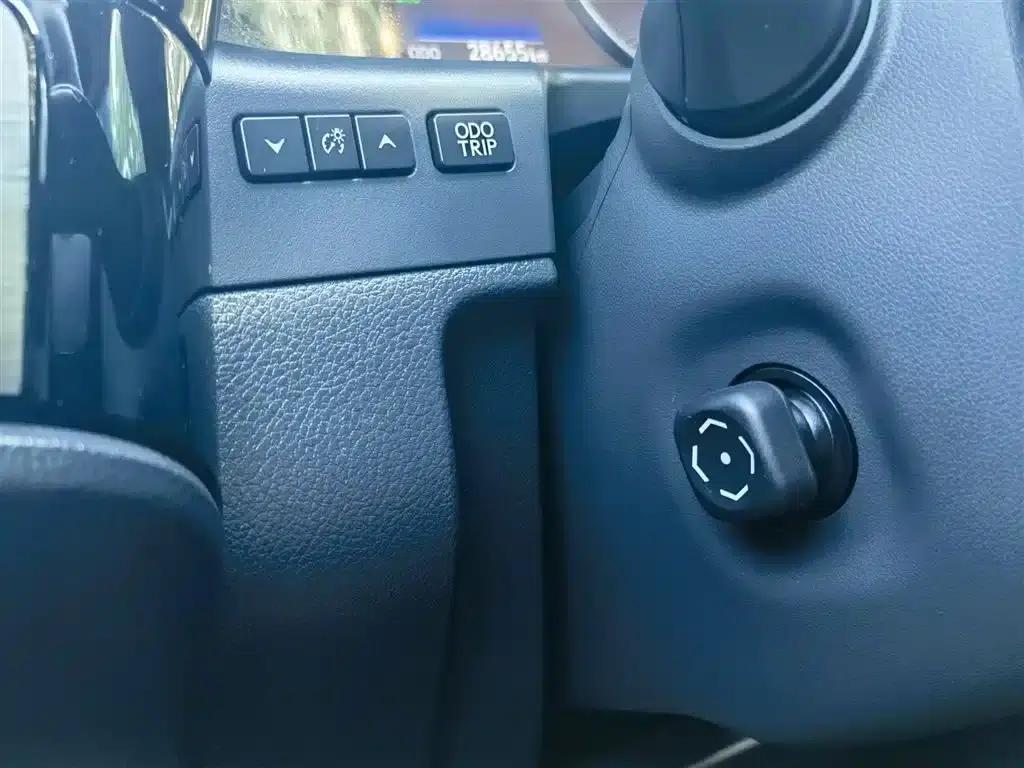 Lexus ES 2022 300h Premium Edition — миниатюра 27