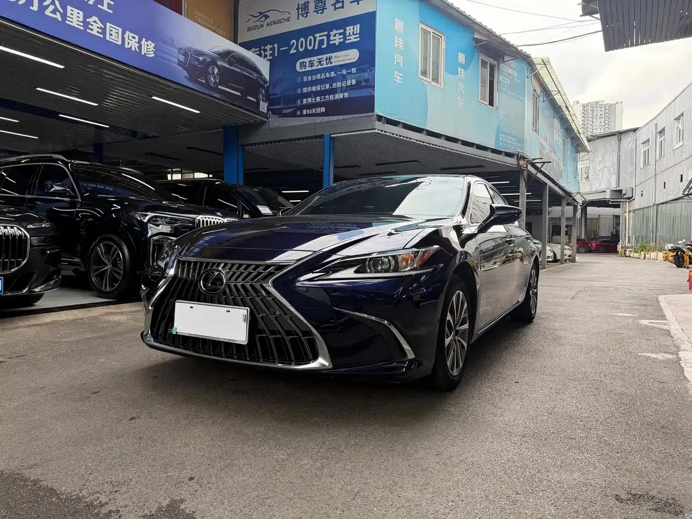 Lexus ES 2023 200 Premium Edition — миниатюра 1