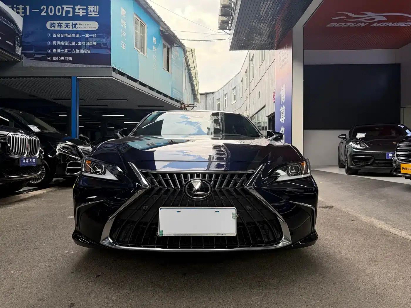 Lexus ES 2023 200 Premium Edition — миниатюра 2