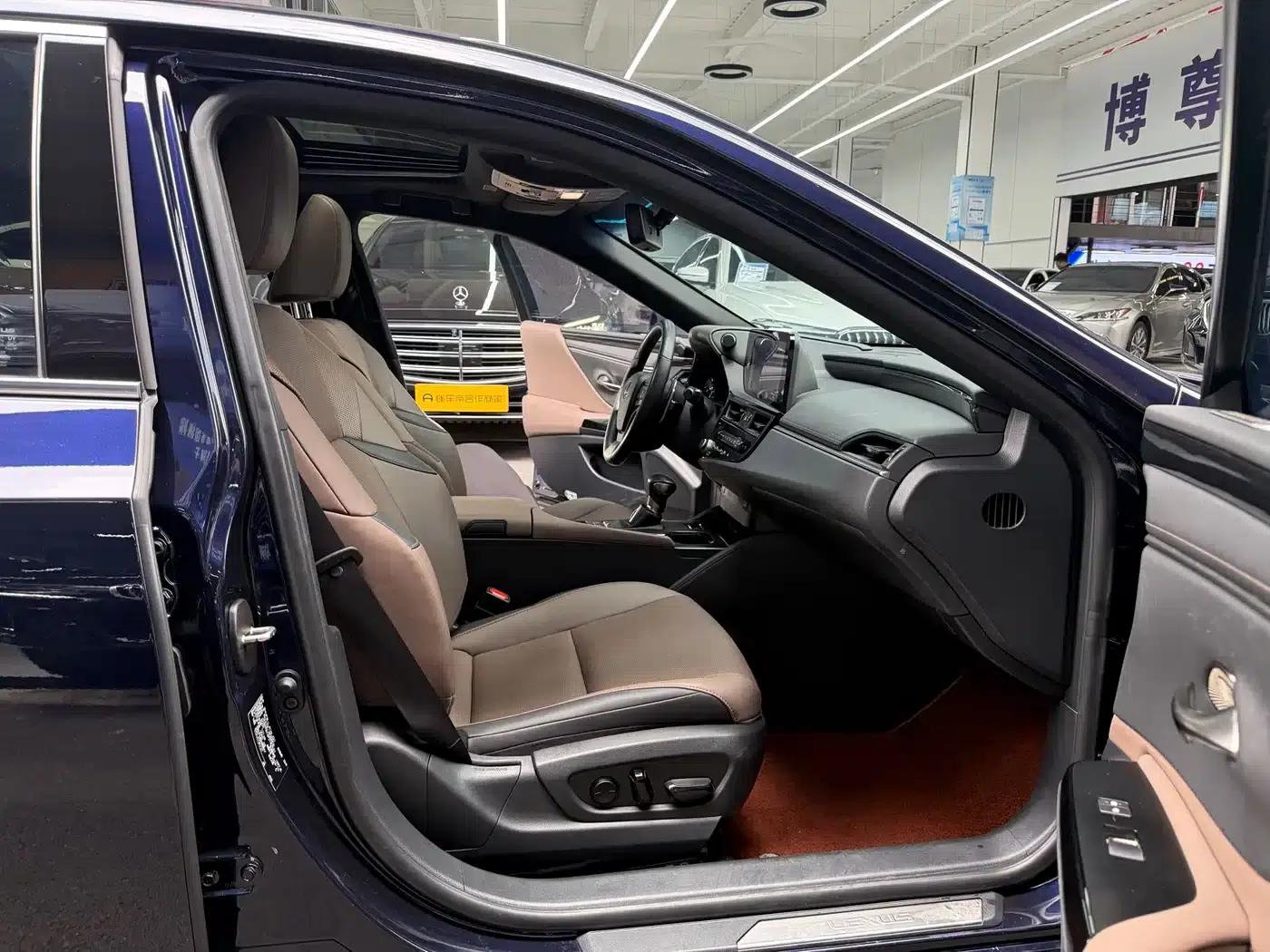 Lexus ES 2023 200 Premium Edition — миниатюра 16