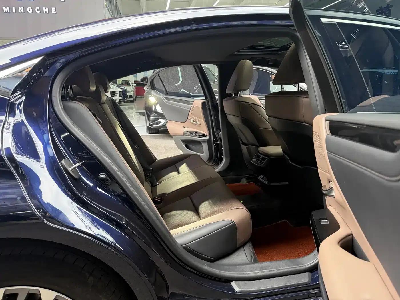 Lexus ES 2023 200 Premium Edition — миниатюра 17