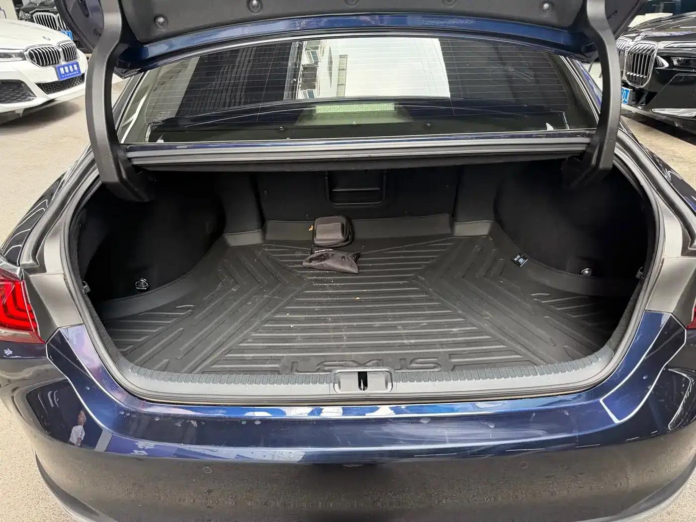 Lexus ES 2023 200 Premium Edition — миниатюра 19
