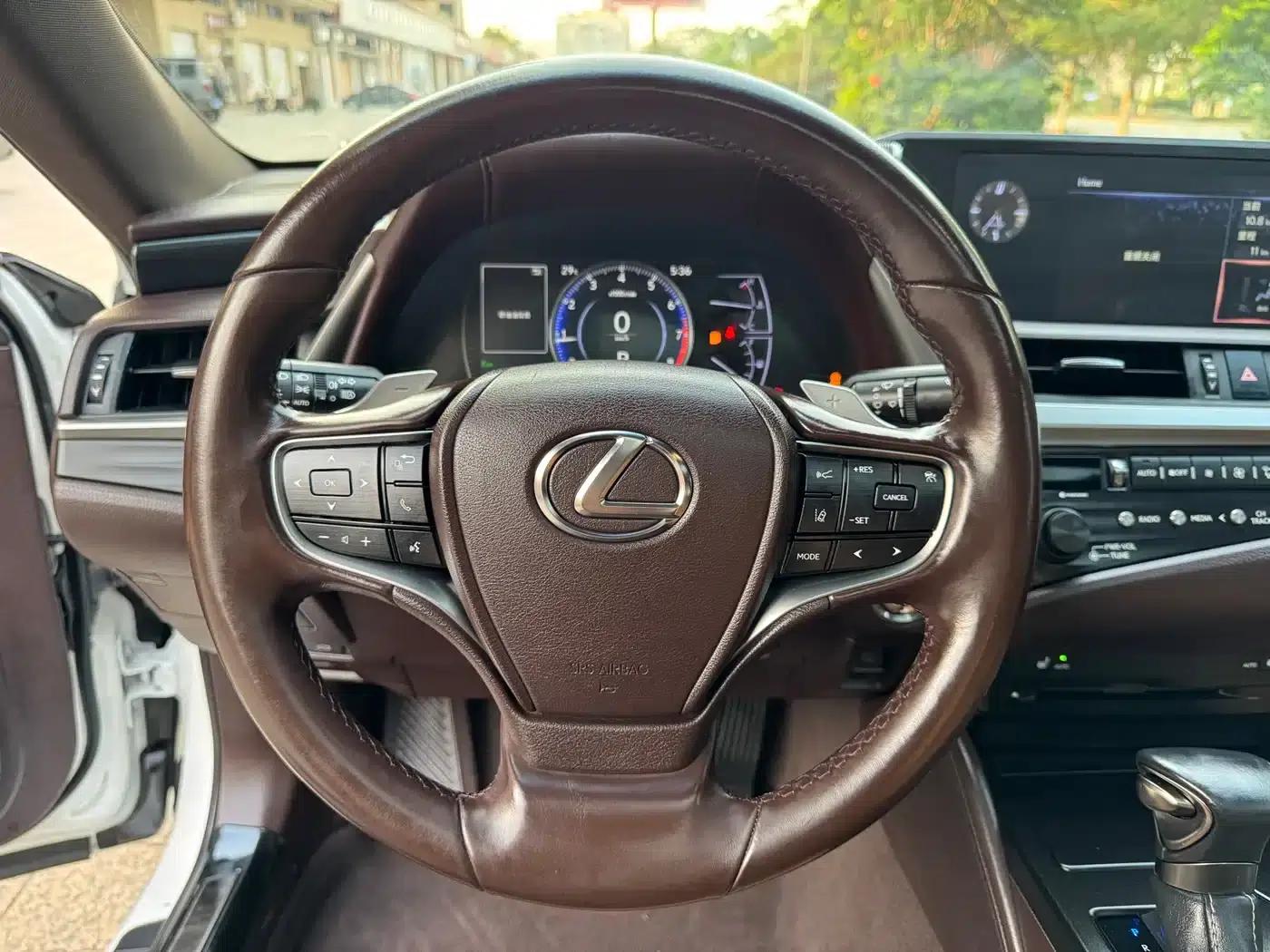 Lexus ES 2020 200 Excellence Edition — миниатюра 14