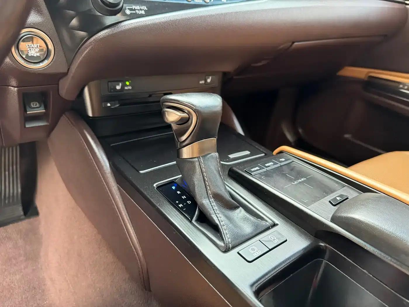 Lexus ES 2020 200 Excellence Edition — миниатюра 17