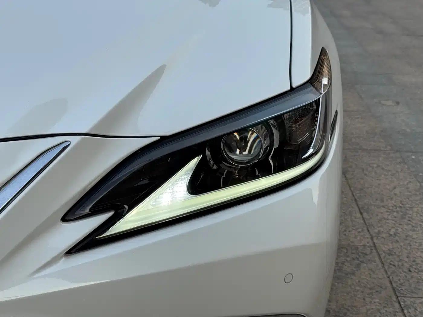 Lexus ES 2020 200 Excellence Edition — миниатюра 21