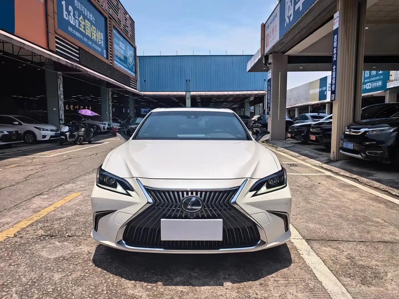 Lexus ES 2021 Model 200 Premium Edition — миниатюра 2