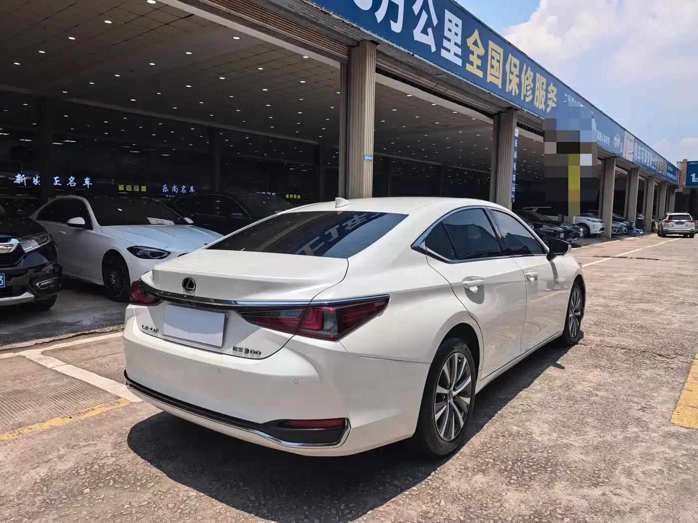 Lexus ES 2021 Model 200 Premium Edition — миниатюра 12