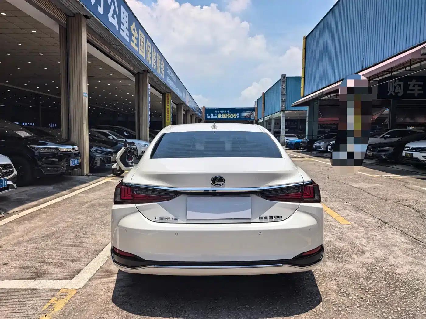 Lexus ES 2021 Model 200 Premium Edition — миниатюра 13