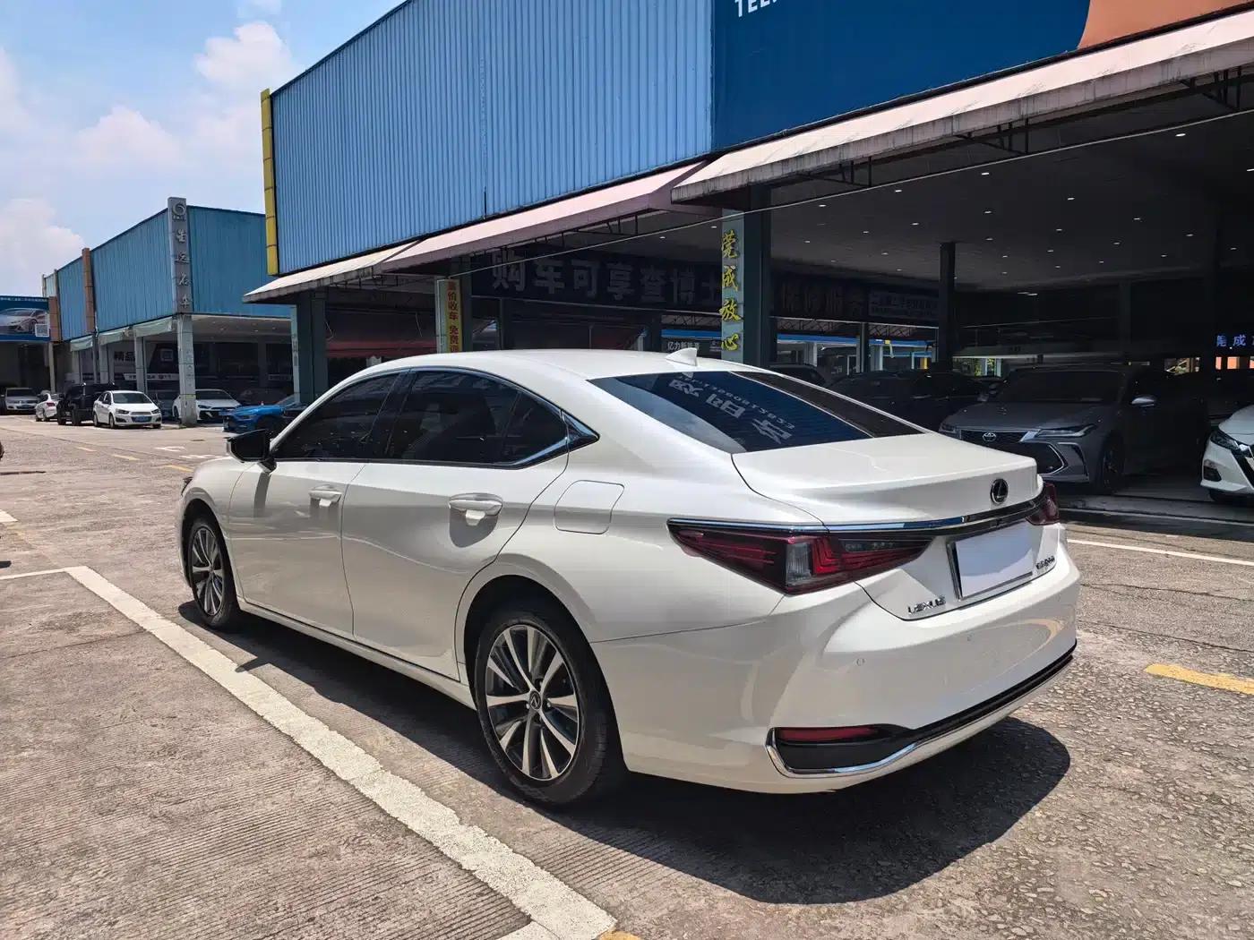 Lexus ES 2021 Model 200 Premium Edition — миниатюра 14