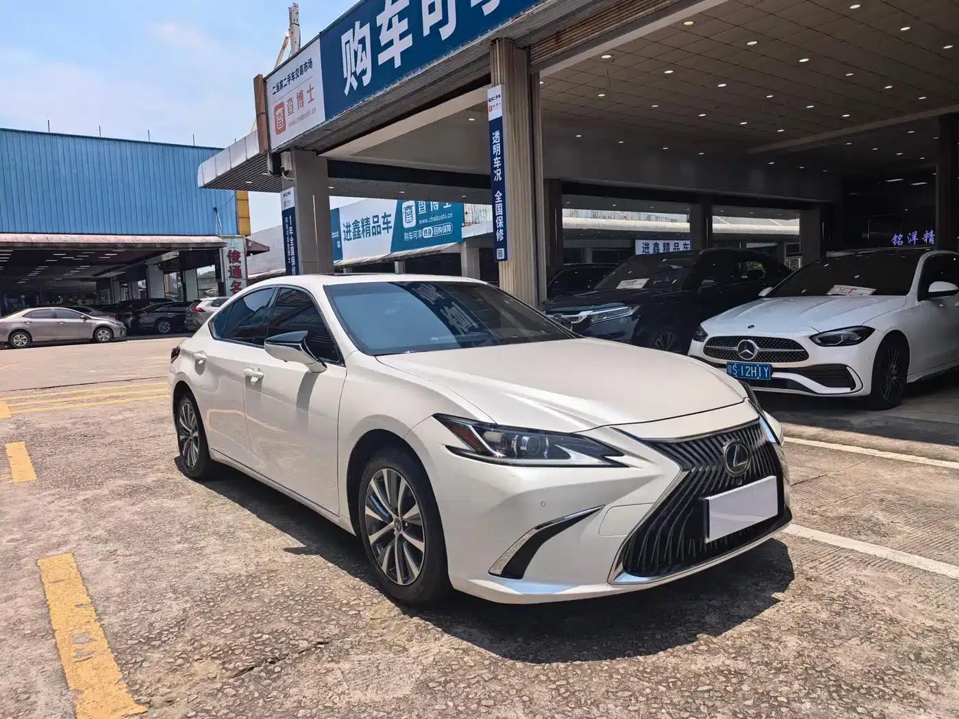 Lexus ES 2021 Model 200 Premium Edition — миниатюра 3
