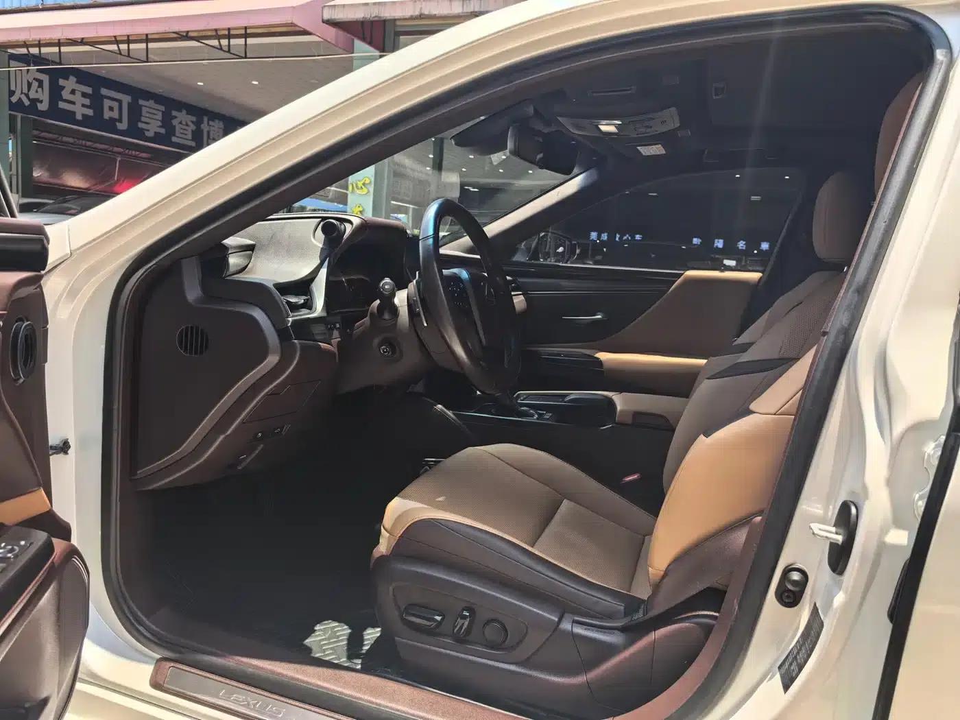 Lexus ES 2021 Model 200 Premium Edition — миниатюра 7