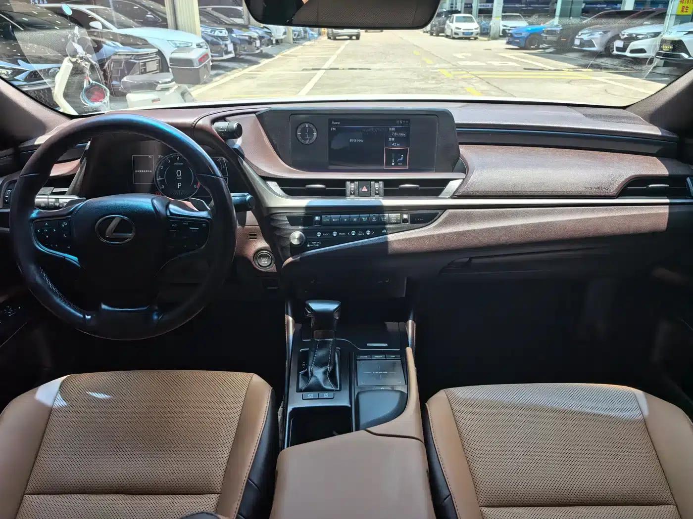 Lexus ES 2021 Model 200 Premium Edition — миниатюра 9