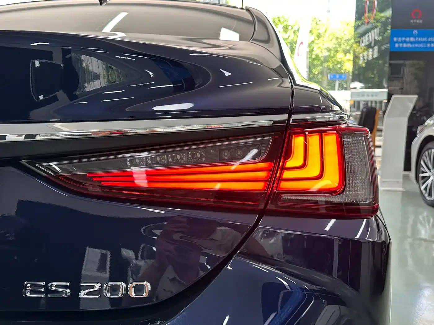 Lexus ES 2023 200 Premium Edition — миниатюра 7