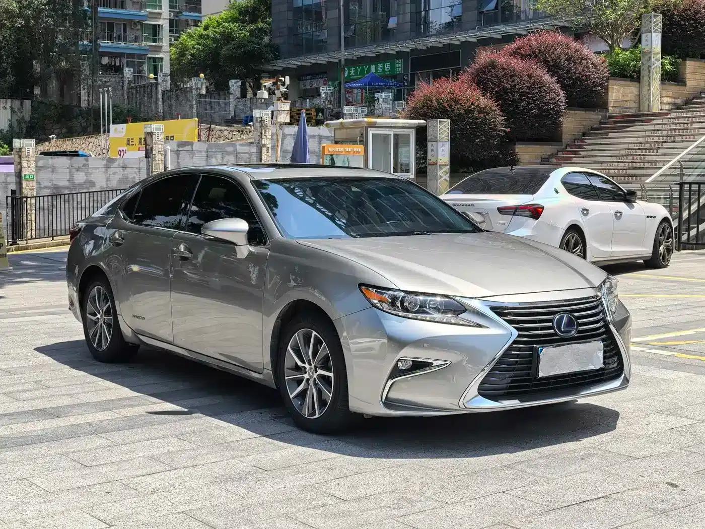 Lexus ES 2015 300h Comfort Edition — миниатюра 3