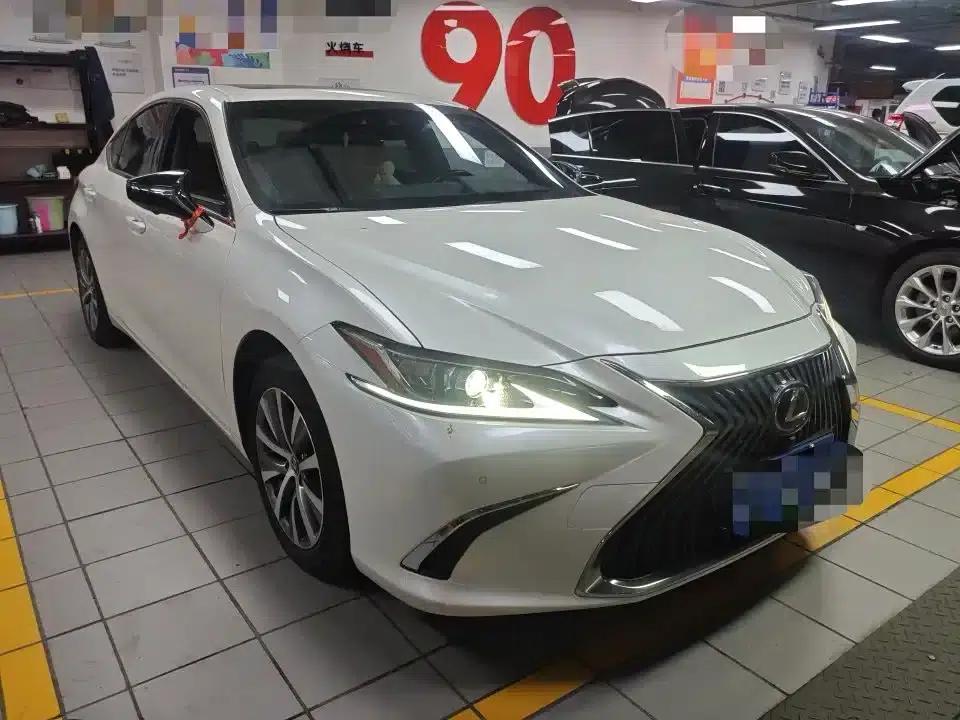 Lexus ES 2021 Model 200 Premium Edition — миниатюра 3