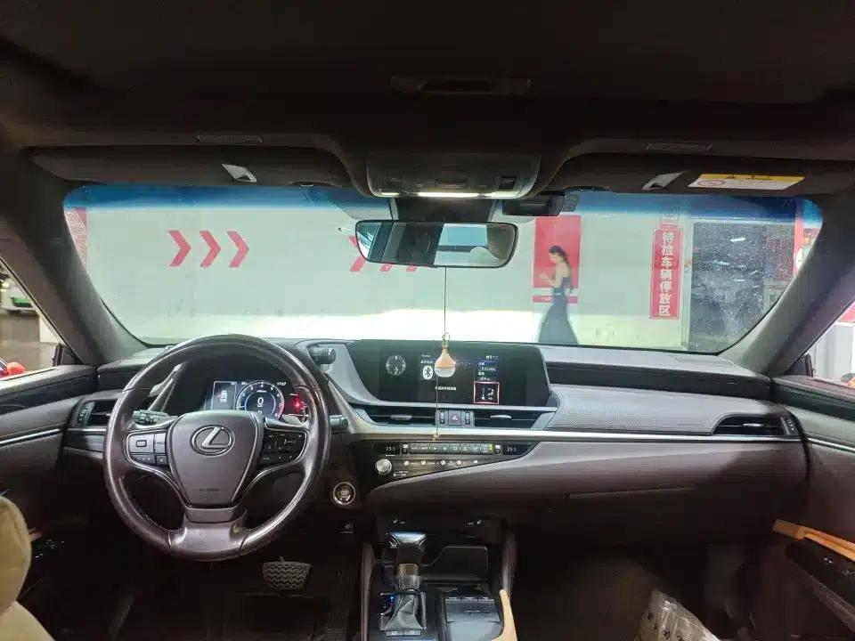 Lexus ES 2021 Model 200 Premium Edition — миниатюра 8