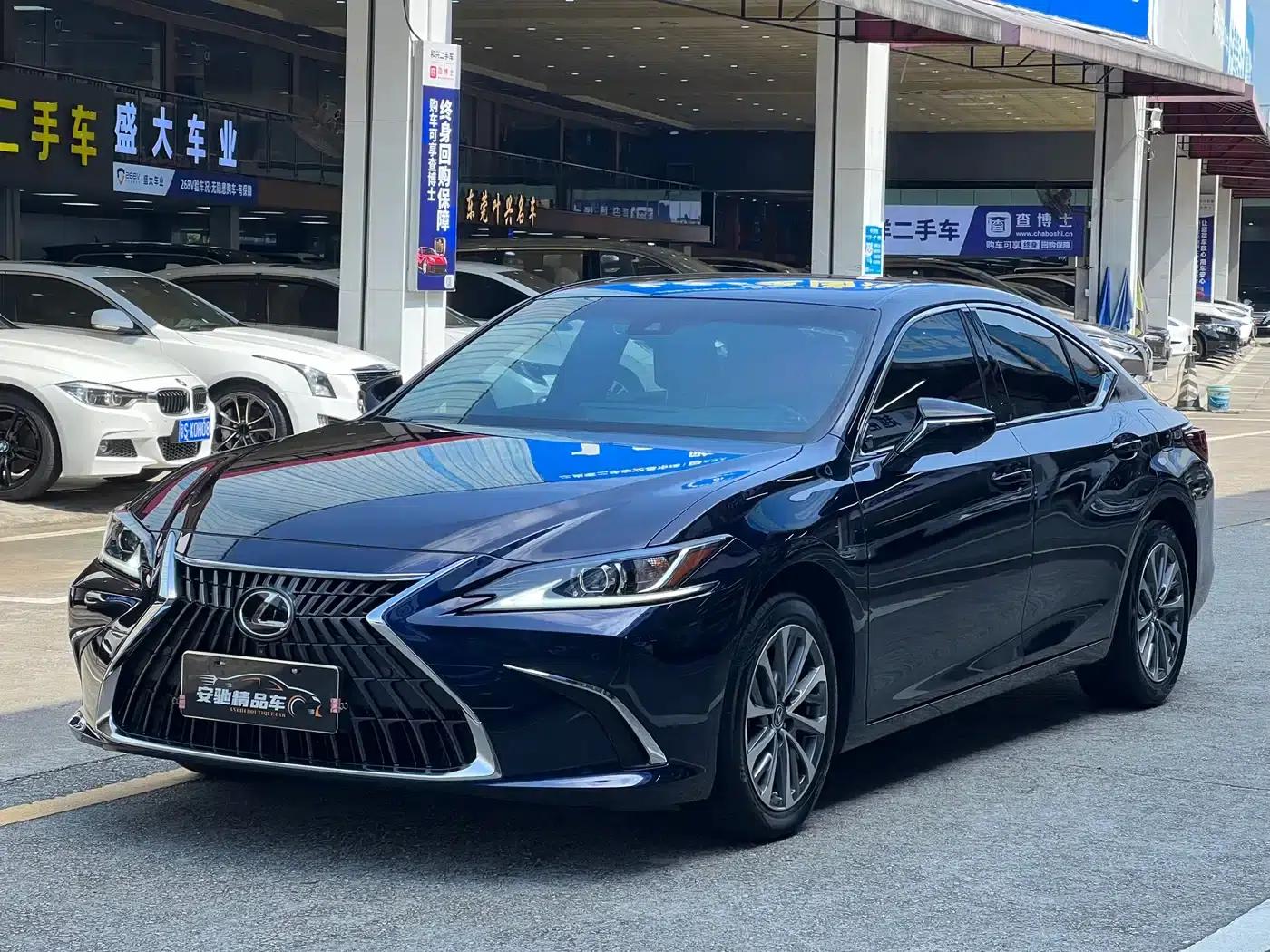 Lexus ES 2023 200 Premium Edition — миниатюра 1