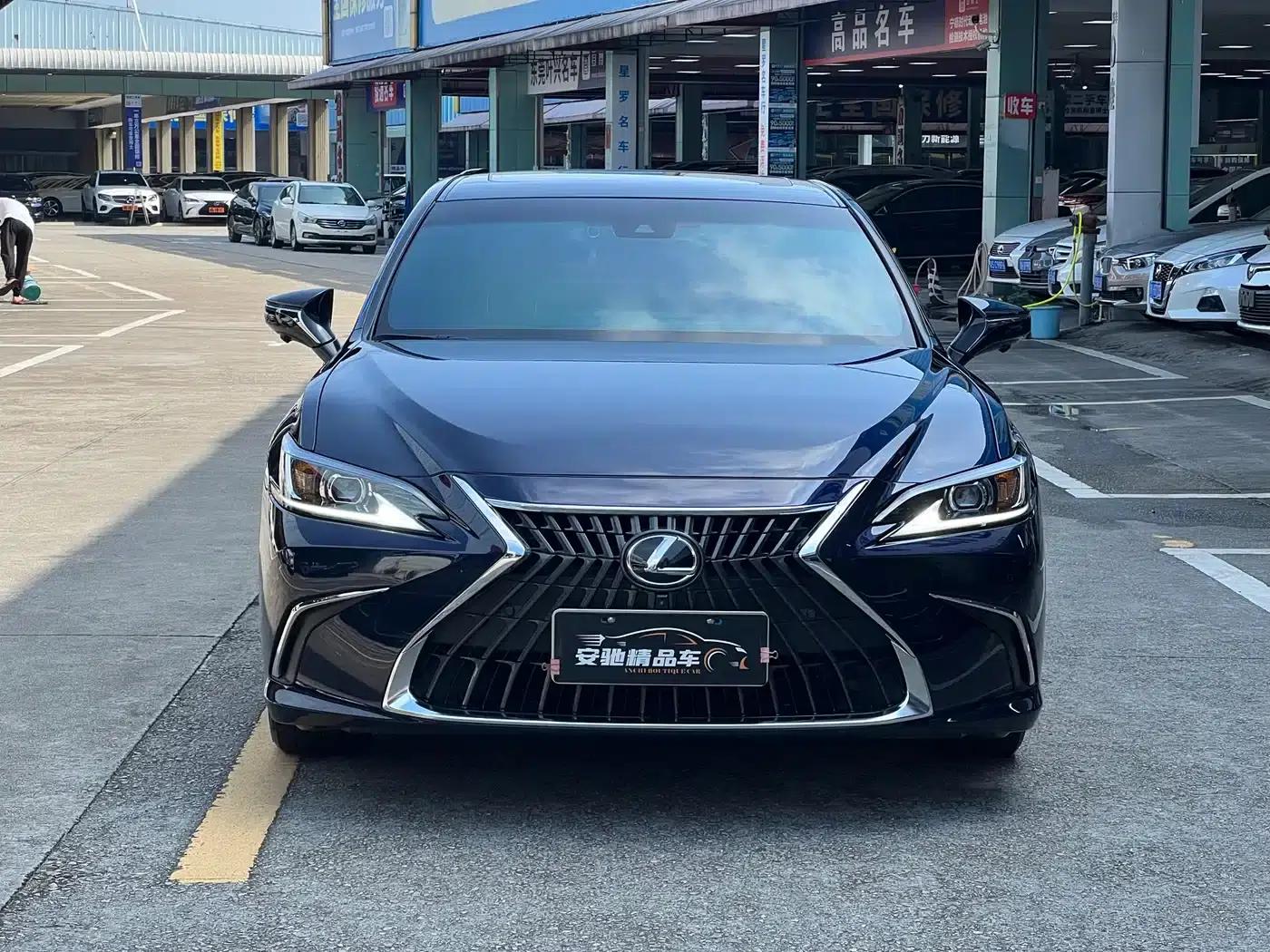 Lexus ES 2023 200 Premium Edition — миниатюра 2