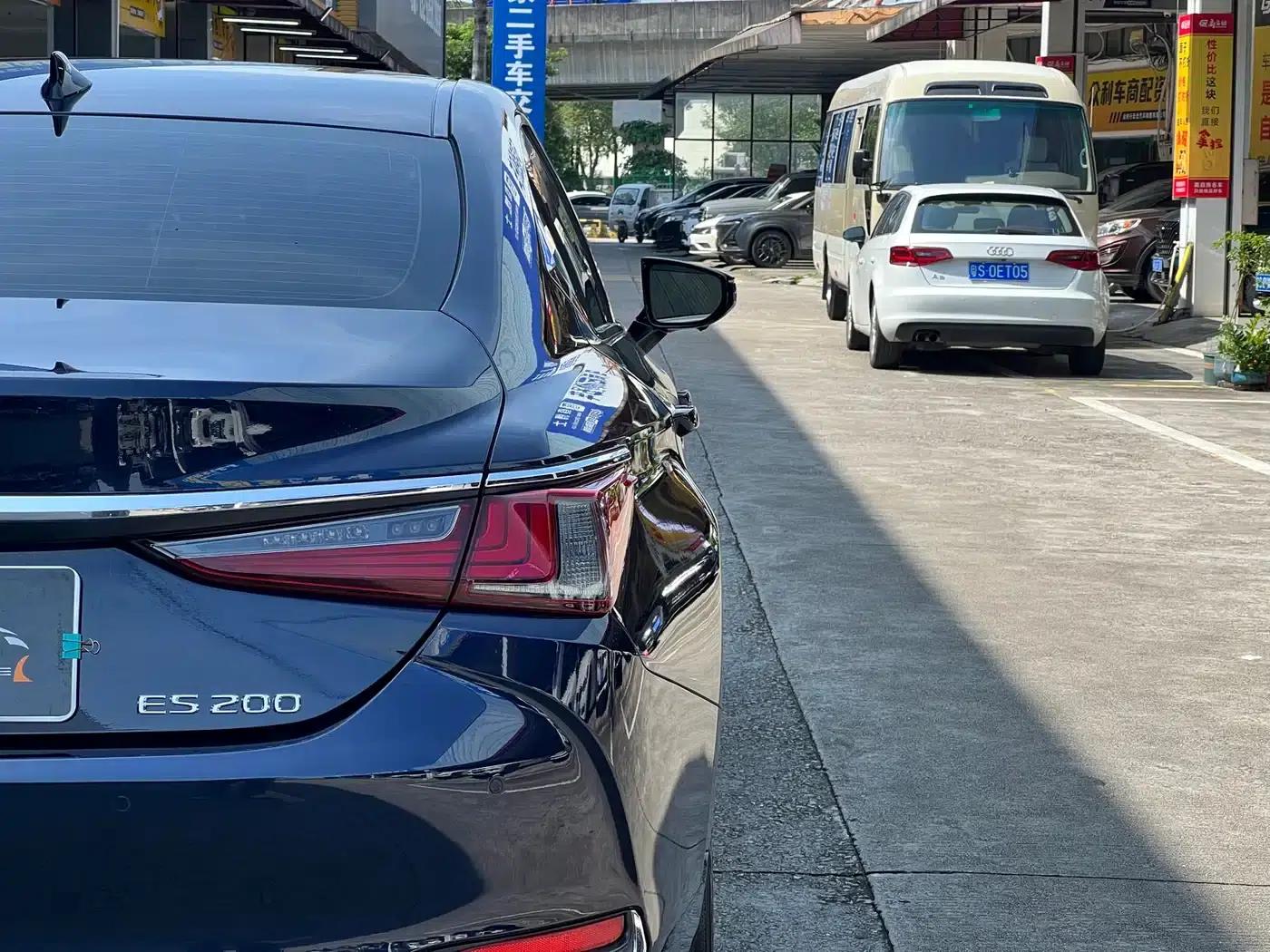 Lexus ES 2023 200 Premium Edition — миниатюра 16