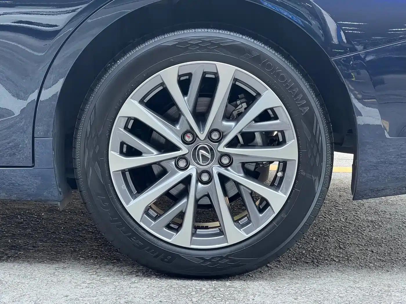 Lexus ES 2023 200 Premium Edition — миниатюра 17
