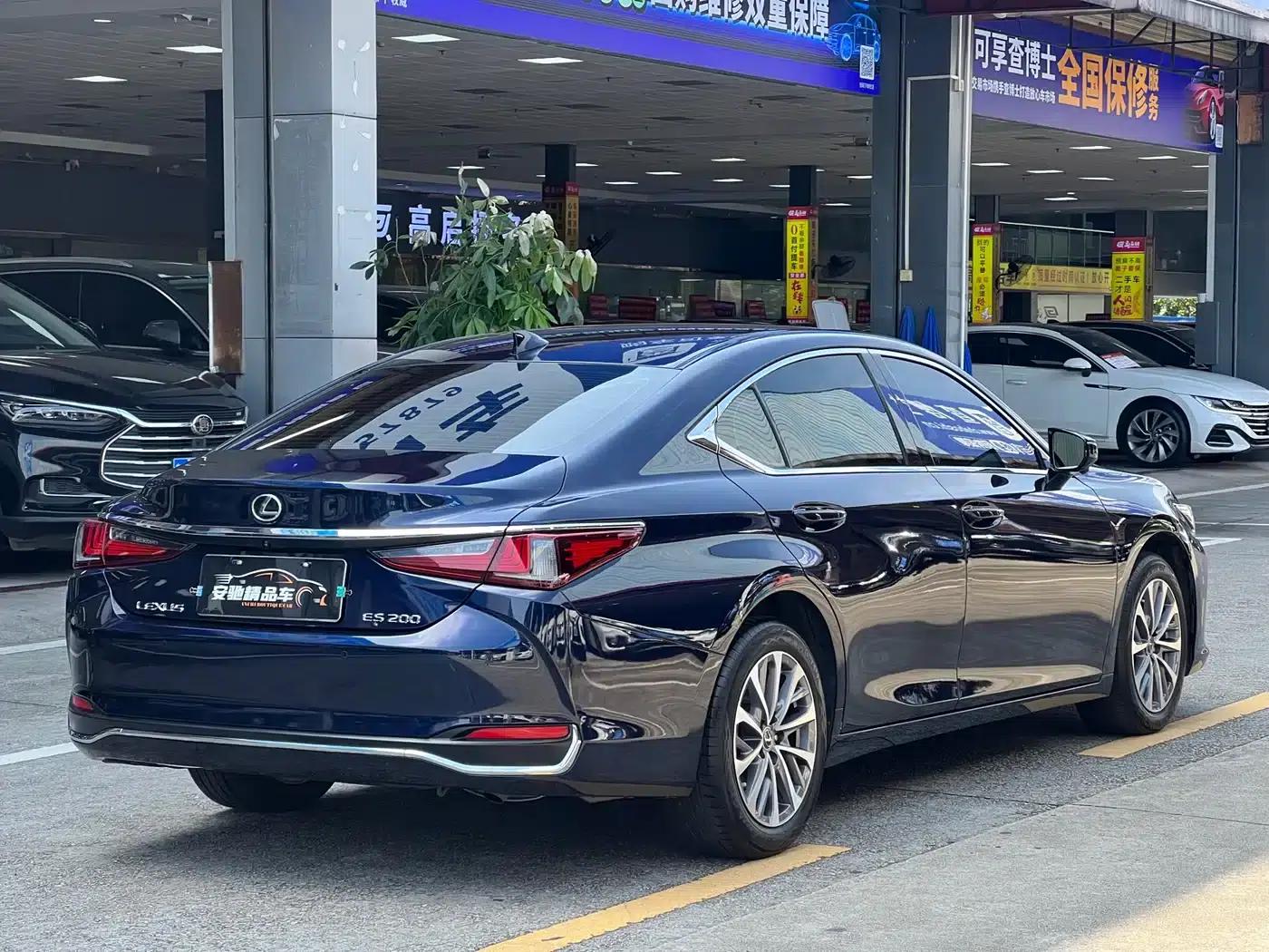 Lexus ES 2023 200 Premium Edition — миниатюра 4