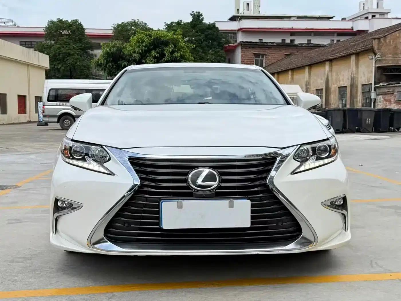 Lexus ES 2015 200 Elite Edition — миниатюра 2