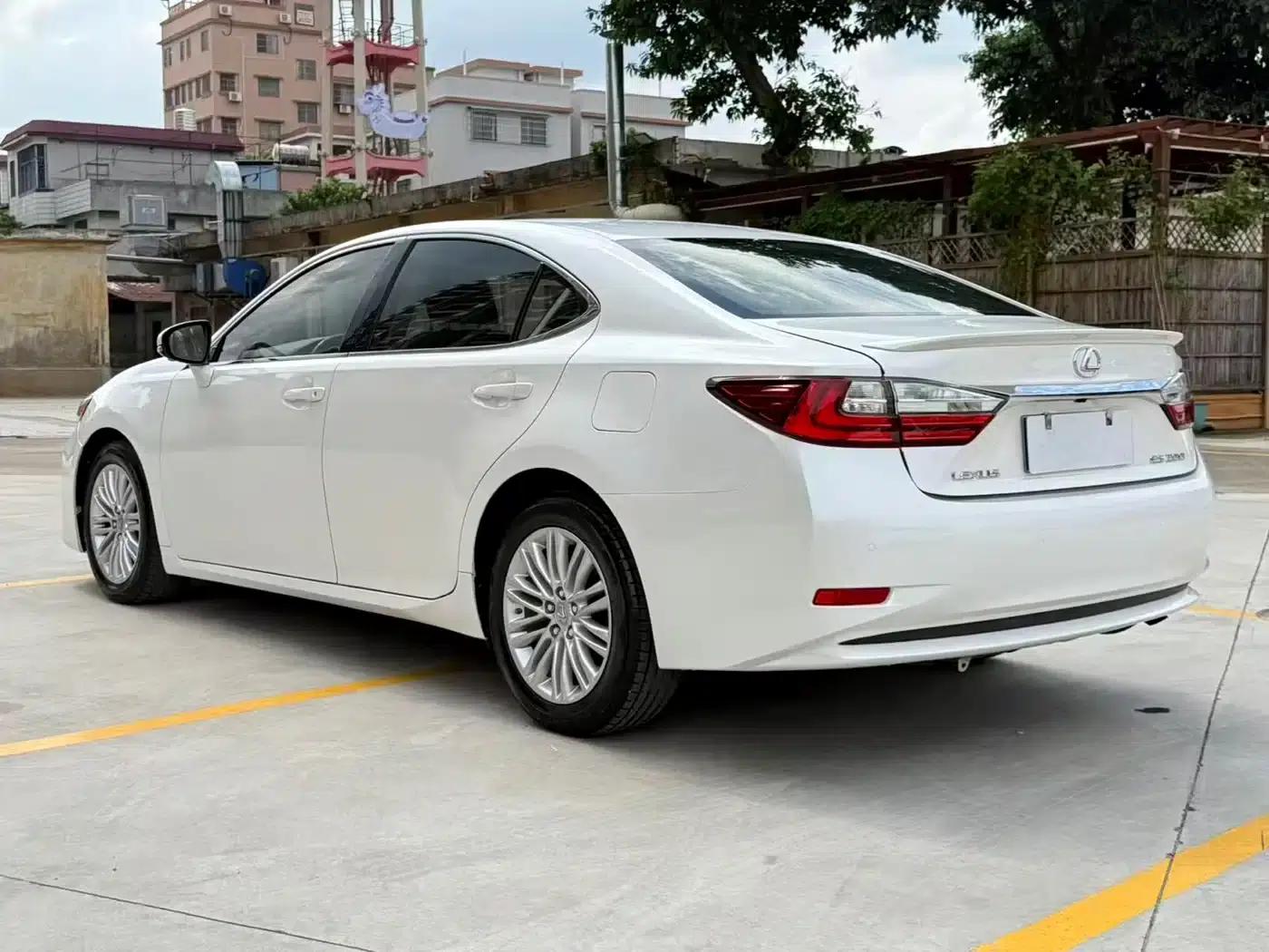 Lexus ES 2015 200 Elite Edition — миниатюра 10