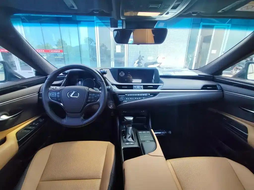 Lexus ES 2020 200 Excellence Edition — миниатюра 5