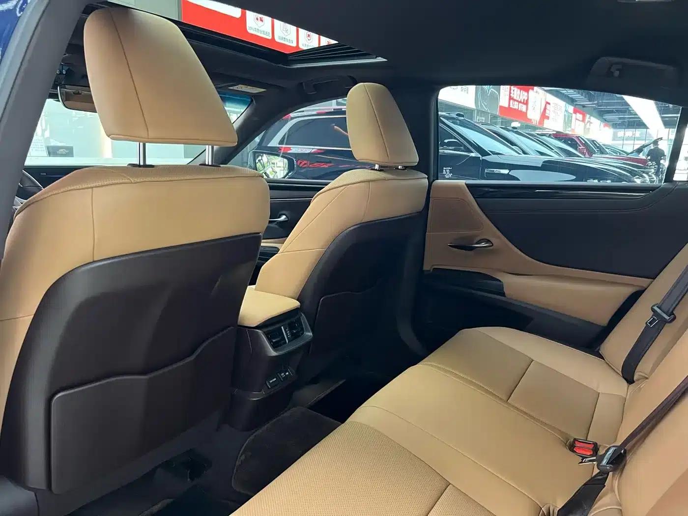 Lexus ES 2021 300h Premium Edition — миниатюра 11